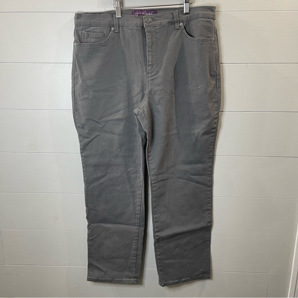 Gloria Vanderbilt | NWOT Amanda Straight Leg Gray Jeans Size 16